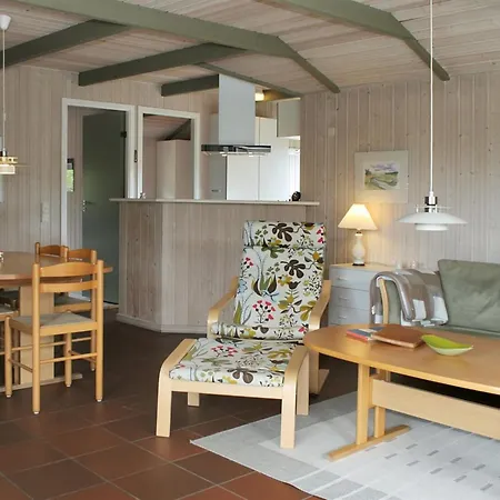Aasa - 200m From The Sea By Interhome